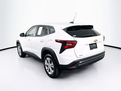 Used 2025 Chevrolet Trax LS FWD image 5