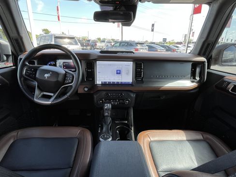Used 2024 Ford Bronco Outer Banks AWD/4WD image 32