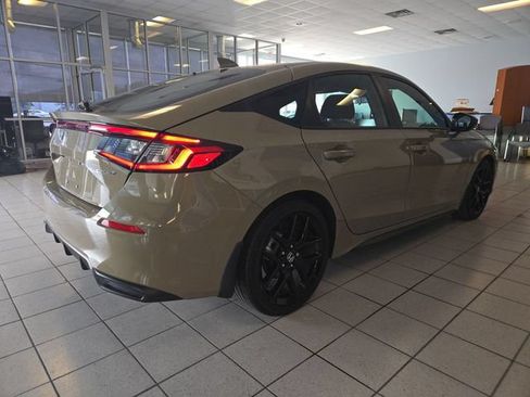 Used 2025 Honda Civic Sport image 8