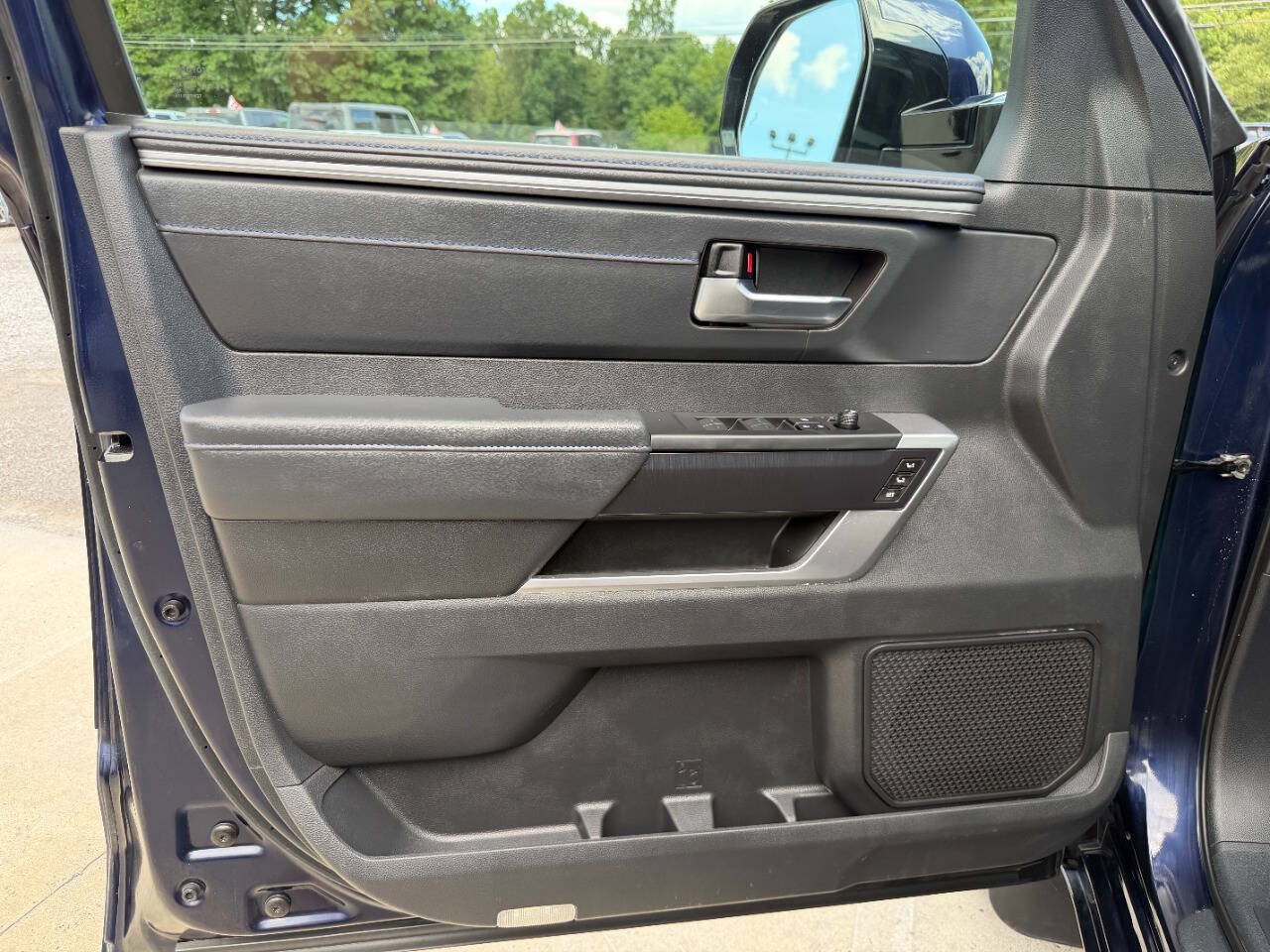 Used 2024 Toyota Tundra Platinum AWD/4WD image 30