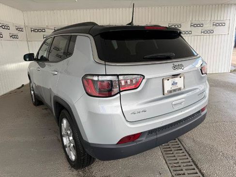 Used 2025 Jeep Compass Limited AWD/4WD image 2