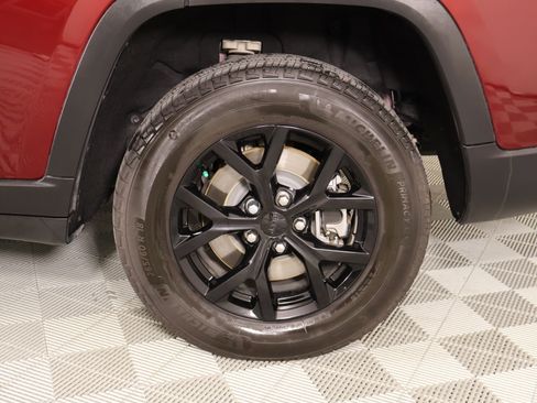 Used 2024 Jeep Grand Cherokee L Altitude AWD/4WD image 20