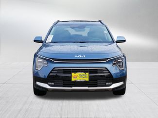 Used 2023 Kia Niro SX Touring video 2