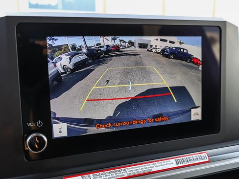 Used 2025 Toyota Tacoma SR5 AWD/4WD image 27