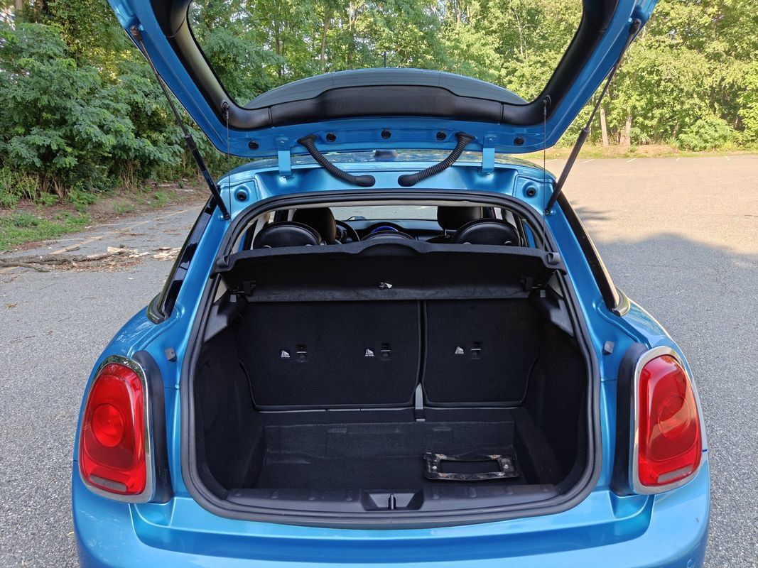 Used 2018 MINI Cooper 4-Door Hardtop FWD image 16