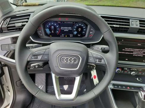 New 2025 Audi Q3 2.0T Premium image 23