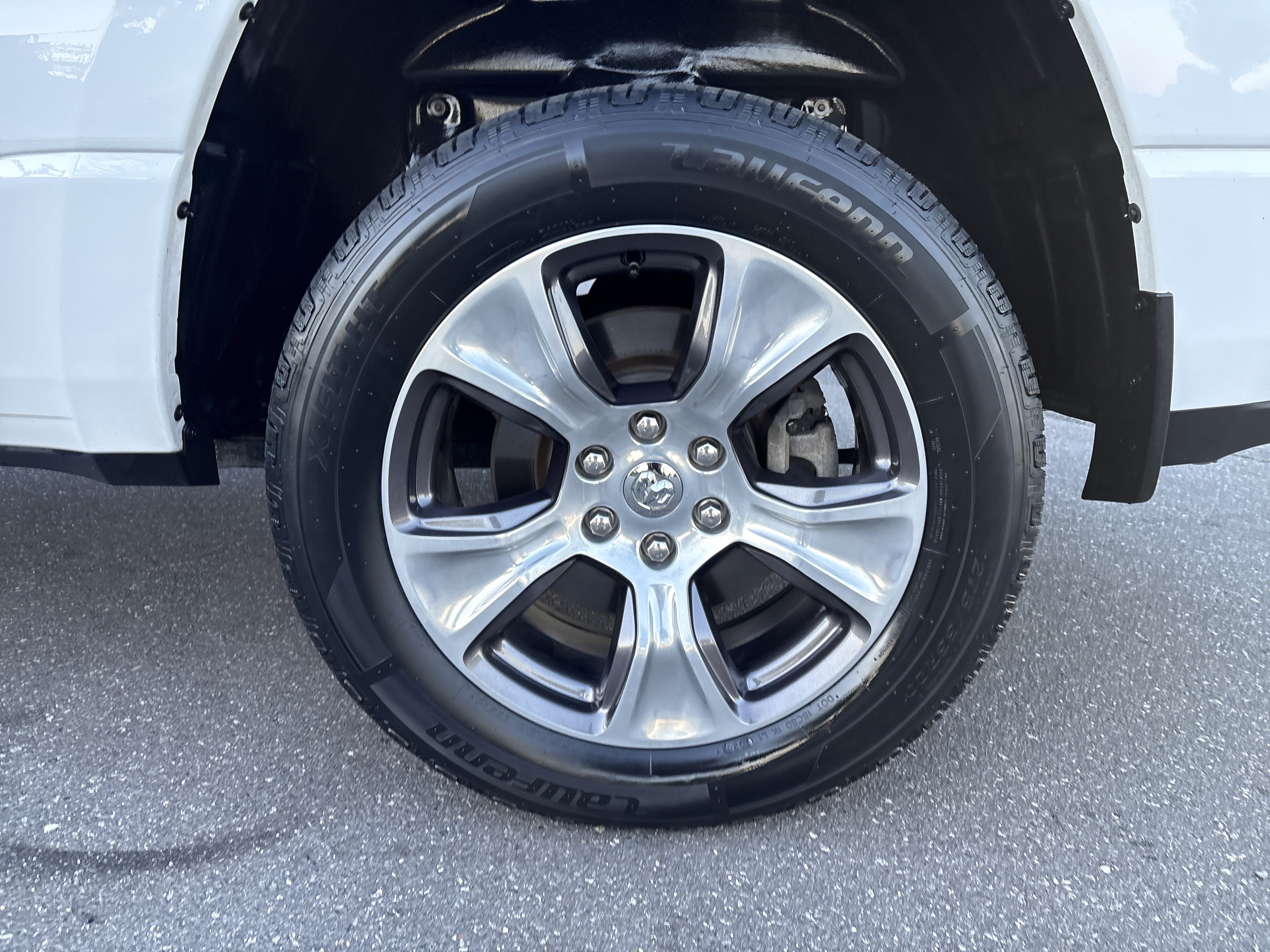 Used 2023 RAM 1500 Laramie AWD/4WD image 14