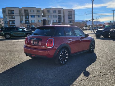 Used 2016 MINI Cooper 4-Door Hardtop image 5