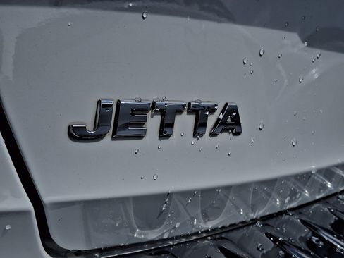 Used 2019 Volkswagen Jetta R-Line w/ R-Line Cold Weather Package FWD image 32
