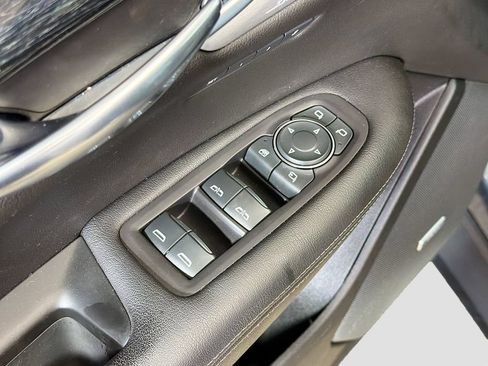 Used 2020 Cadillac XT5 Premium Luxury AWD/4WD image 19