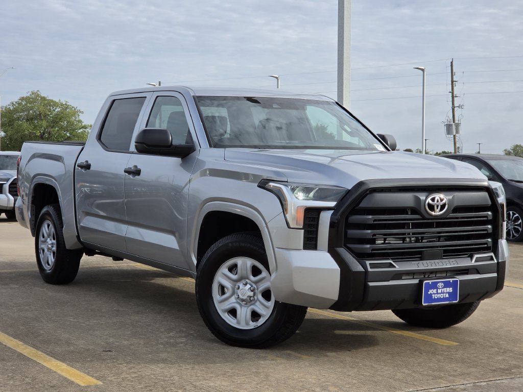 Used 2025 Toyota Tundra SR AWD/4WD image 2