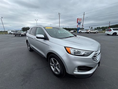 Used 2019 Ford Edge SEL w/ Equipment Group 201A FWD image 11