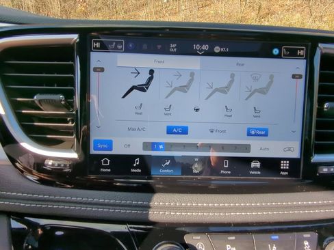 New 2026 Chrysler Pacifica Limited image 19