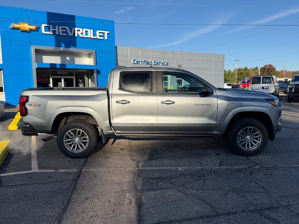 Certified 2023 Chevrolet Colorado LT w/ LT Convenience Package II AWD/4WD image 8