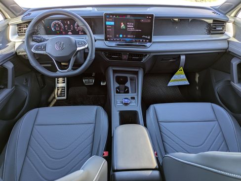 New 2026 Volkswagen Tiguan SE R-Line image 16