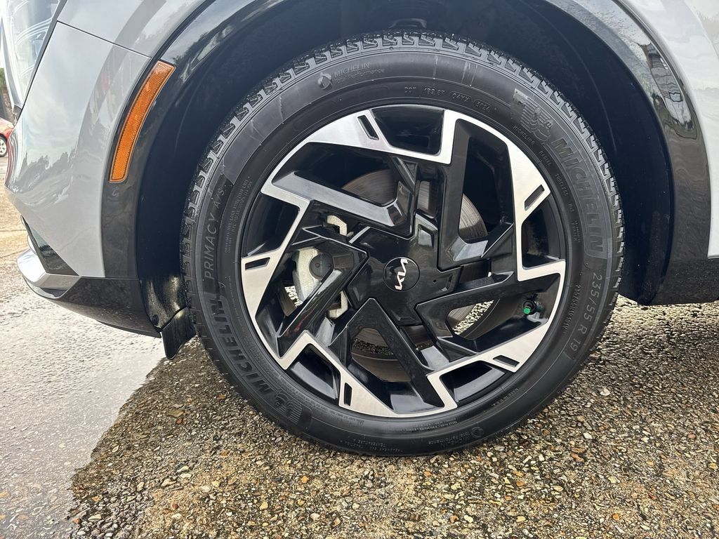 Used 2025 Kia Sportage SX FWD image 12