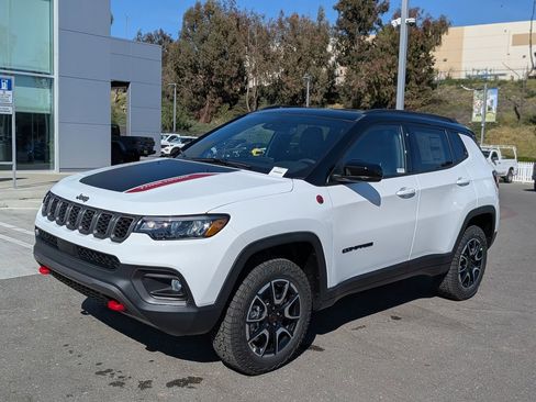 New 2026 Jeep Compass Trailhawk w/ Sun, Sound & Navigation Group AWD/4WD image 1
