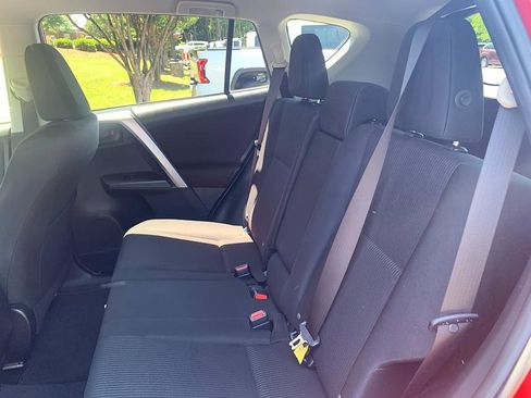 Used 2017 Toyota RAV4 LE FWD image 11