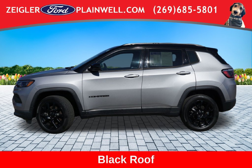 Used 2023 Jeep Compass Latitude AWD/4WD image 2