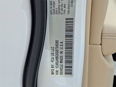 New 2025 Jeep Grand Cherokee Limited w/ Luxury Tech Group II image 18