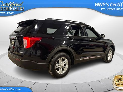Used 2020 Ford Explorer XLT w/ Comfort Package image 6