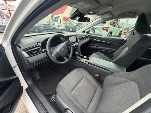 Used 2025 Toyota Camry LE image 10