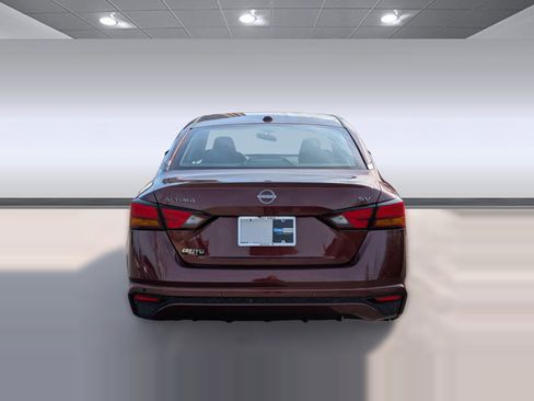 Used 2024 Nissan Altima 2.5 SV image 10