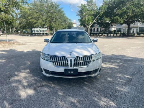 Used 2010 Lincoln MKZ FWD image 2