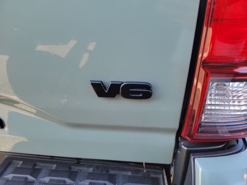 Used 2022 Toyota Tacoma SR5 w/ Trail Edition image 18