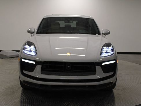 Certified 2026 Porsche Macan AWD/4WD image 14
