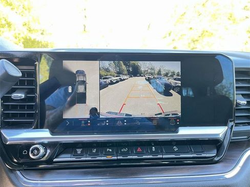 Used 2024 GMC Sierra 2500 SLT w/ SLT Premium Package image 19