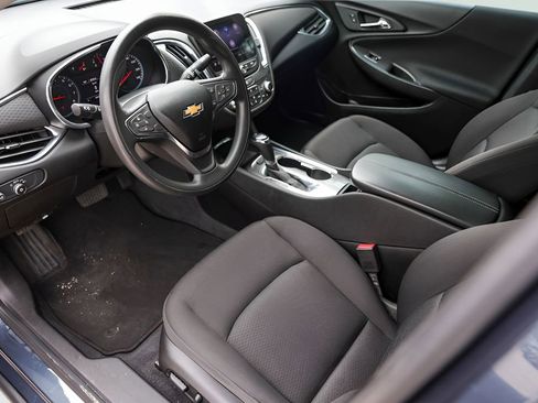 Used 2019 Chevrolet Malibu LT FWD image 13