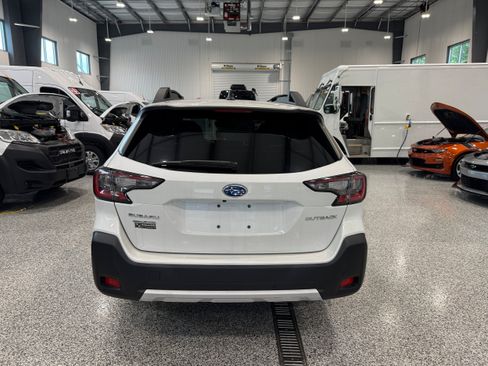 Used 2024 Subaru Outback Limited AWD/4WD image 5