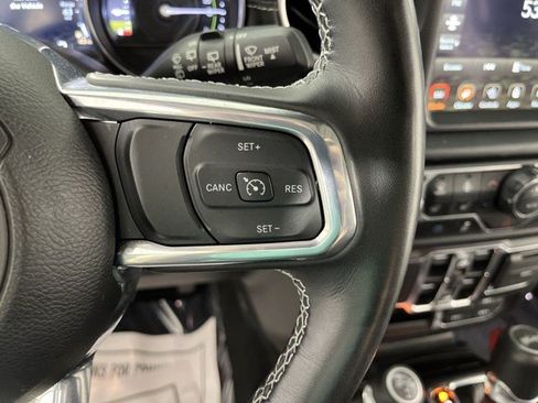 Used 2023 Jeep Wrangler Unlimited Sahara w/ Cold Weather Group AWD/4WD image 18