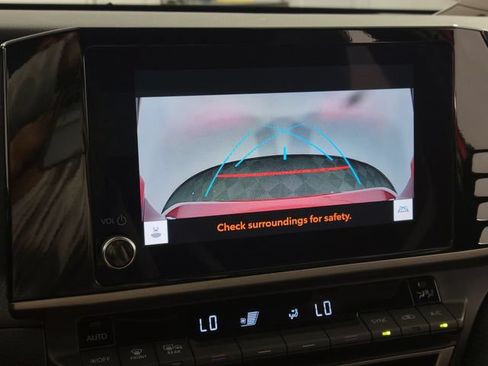 Used 2025 Toyota Camry SE FWD image 16