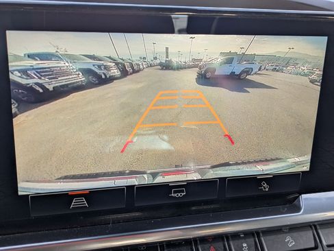 Used 2023 GMC Sierra 1500 SLT image 18