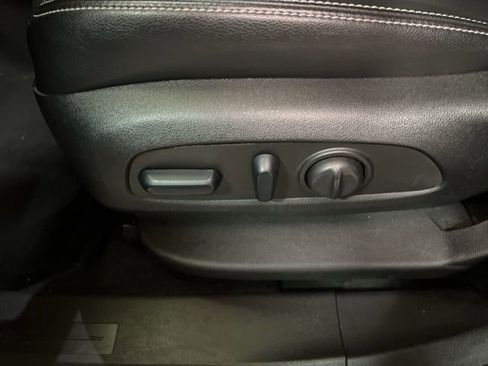 Used 2024 GMC Terrain SLT image 50