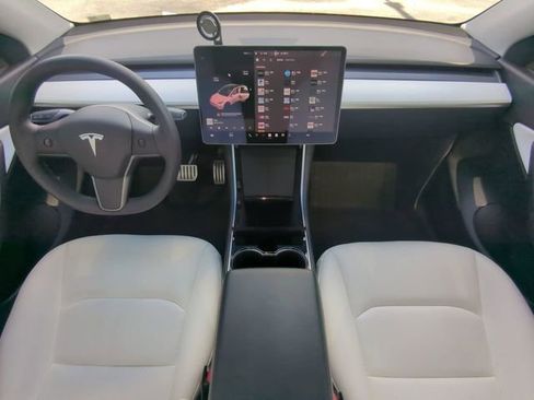 Used 2021 Tesla Model Y Performance image 18