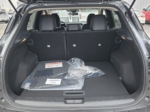 New 2026 Nissan Kicks SR image 11