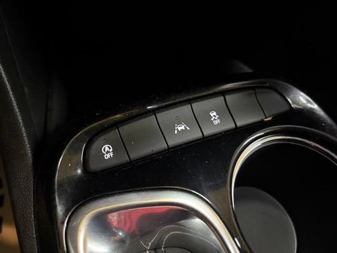 Used 2023 Buick Encore GX Preferred w/ Cold Weather Comfort Package FWD image 37