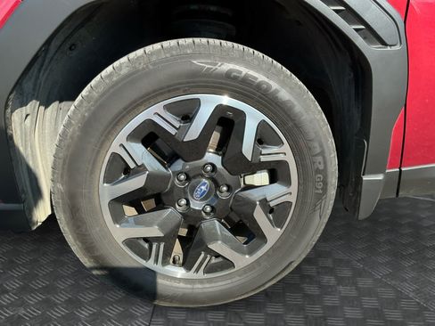 Used 2025 Subaru Forester AWD/4WD image 14