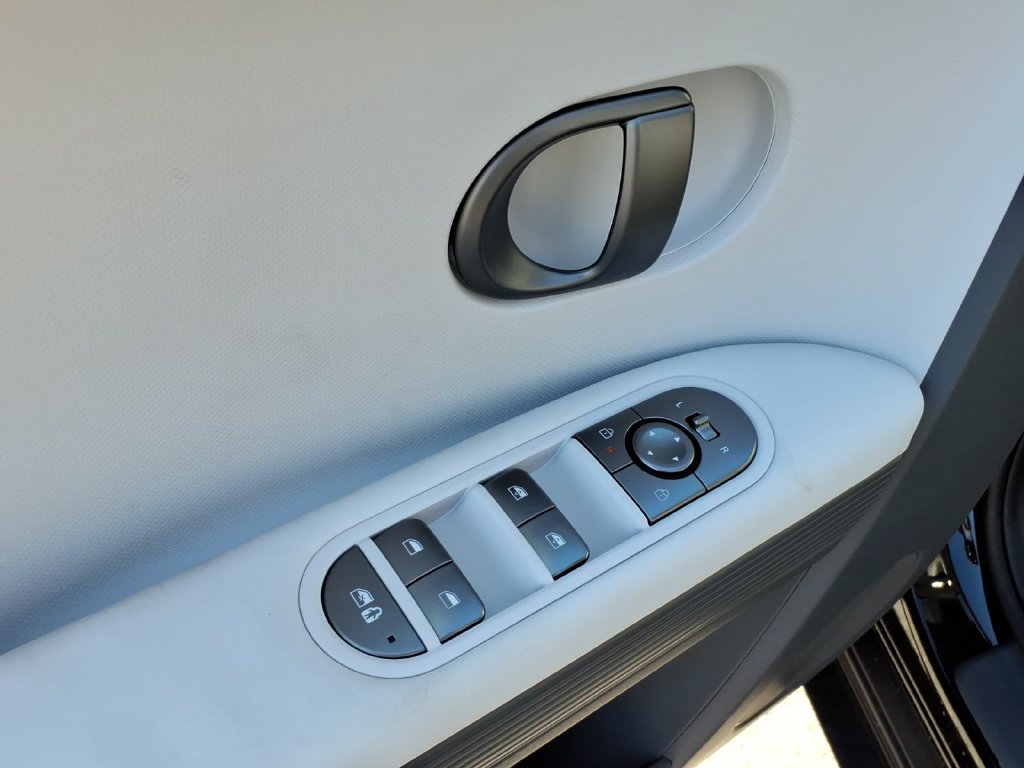 New 2027 Hyundai Ioniq 5 SEL RWD image 8