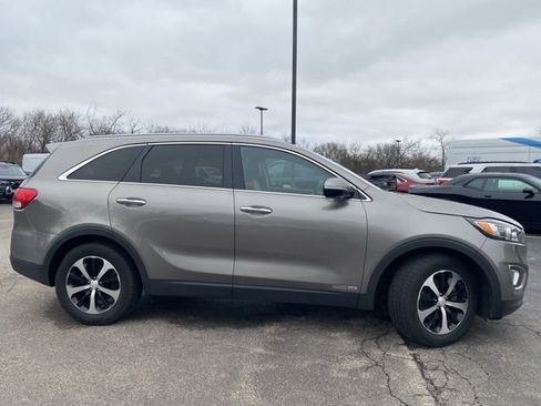 Used 2016 Kia Sorento EX image 2