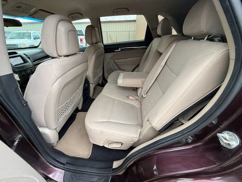 Used 2015 Kia Sorento LX FWD image 23