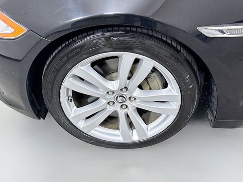 Used 2013 Jaguar XJ L Portfolio RWD image 30