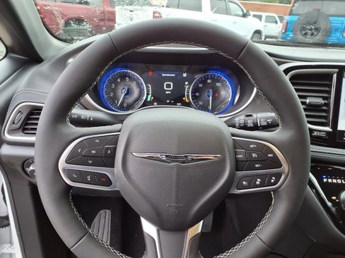 New 2026 Chrysler Pacifica Select image 10