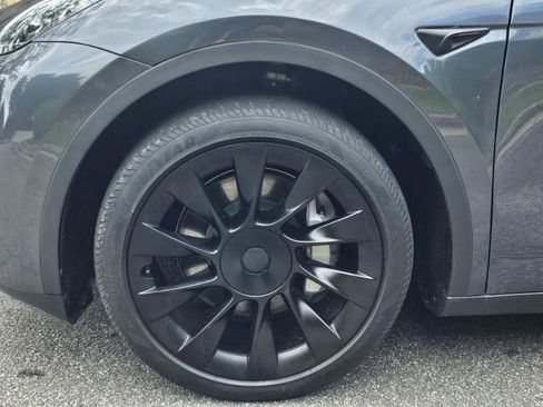 Used 2023 Tesla Model Y AWD image 18
