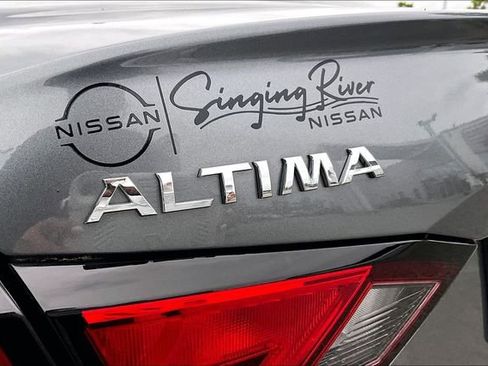 Used 2022 Nissan Altima 2.5 SR FWD image 25