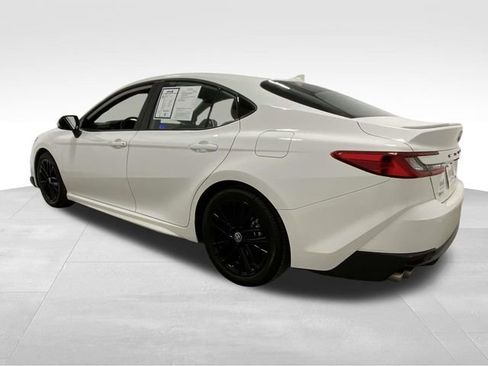 Used 2025 Toyota Camry SE w/ Convenience Package image 5