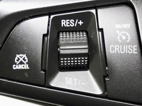 Used 2018 Chevrolet Trax LT w/ LT Convenience Package image 28